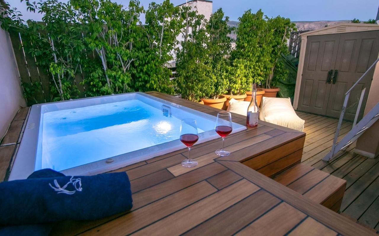Beautiful Penthouse In Athens With Outside Jacuzzi 아파트 외부 사진